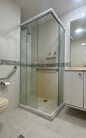 Apartamento à venda com 94m², 3 quartos e sem vaga Apartamento à venda com 94m², 3 quartos e sem vagaBanheiro social 1