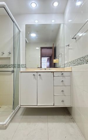 Apartamento à venda com 94m², 3 quartos e sem vaga Apartamento à venda com 94m², 3 quartos e sem vagaBanheiro social 1
