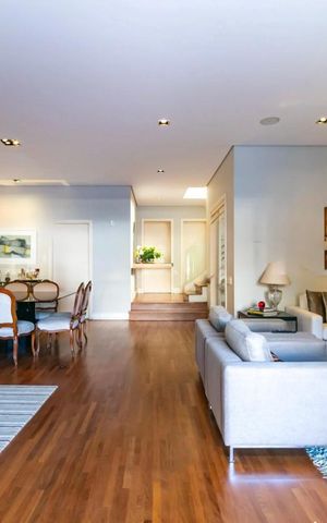 Casa à venda com 656m², 3 quartos e 3 vagas