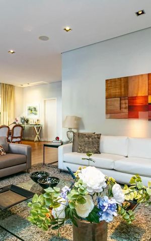 Casa à venda com 656m², 3 quartos e 3 vagas