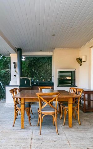 Casa à venda com 656m², 3 quartos e 3 vagas