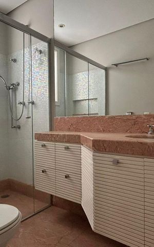 Casa à venda com 656m², 3 quartos e 3 vagas