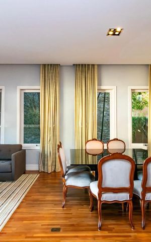 Casa à venda com 656m², 3 quartos e 3 vagas