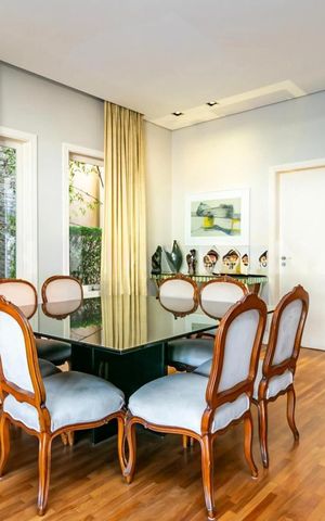 Casa à venda com 656m², 3 quartos e 3 vagas