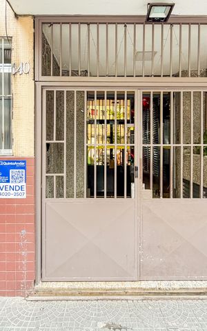 Apartamento à venda com 28m², 2 quartos e sem vaga Apartamento à venda com 28m², 2 quartos e sem vagaFachada + Plaquinha