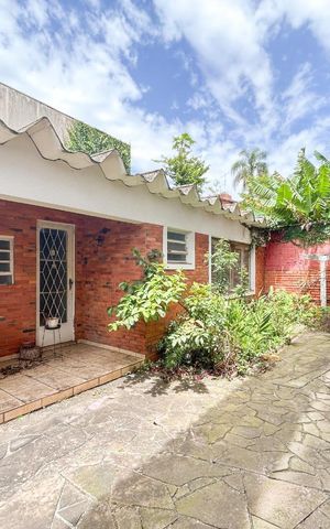 Casa para alugar com 400m², 4 quartos e 7 vagas Casa para alugar com 400m², 4 quartos e 7 vagasÁrea Externa