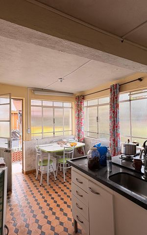 Casa à venda com 187m², 4 quartos e 2 vagas Casa à venda com 187m², 4 quartos e 2 vagasCozinha casa 2