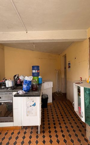 Casa à venda com 187m², 4 quartos e 2 vagas Casa à venda com 187m², 4 quartos e 2 vagasCozinha casa 2