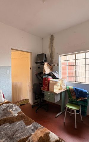 Casa à venda com 187m², 4 quartos e 2 vagas Casa à venda com 187m², 4 quartos e 2 vagasSala e quarto casa 2