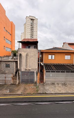 Casa à venda com 187m², 4 quartos e 2 vagas Casa à venda com 187m², 4 quartos e 2 vagasVista