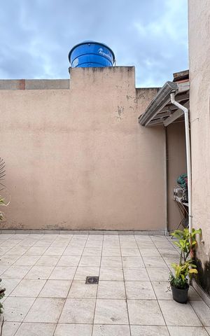 Casa à venda com 187m², 4 quartos e 2 vagas Casa à venda com 187m², 4 quartos e 2 vagasLavanderia / quintal casa 1
