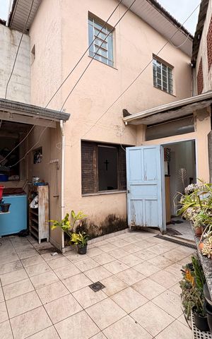 Casa à venda com 187m², 4 quartos e 2 vagas Casa à venda com 187m², 4 quartos e 2 vagasLavanderia / quintal casa 1