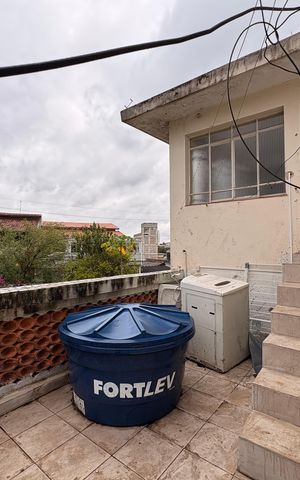 Casa à venda com 187m², 4 quartos e 2 vagas Casa à venda com 187m², 4 quartos e 2 vagasVaranda e lavanderia casa 2