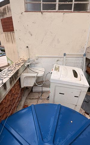 Casa à venda com 187m², 4 quartos e 2 vagas Casa à venda com 187m², 4 quartos e 2 vagasVaranda e lavanderia casa 2