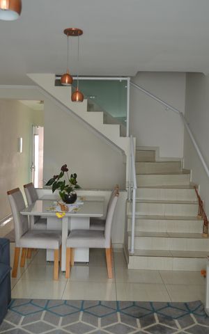 Casa à venda com 125m², 3 quartos e 2 vagasSala