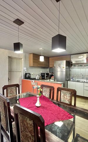 Casa à venda com 170m², 3 quartos e 1 vaga Casa à venda com 170m², 3 quartos e 1 vagaSala