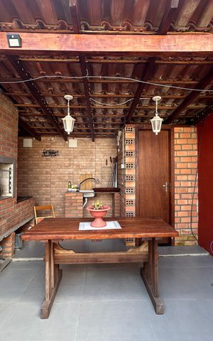 Casa à venda com 170m², 3 quartos e 1 vaga Casa à venda com 170m², 3 quartos e 1 vagaChurrasqueira