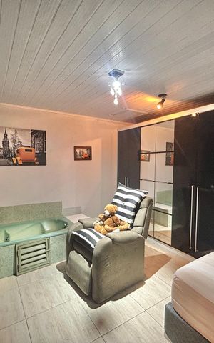 Casa à venda com 170m², 3 quartos e 1 vaga Casa à venda com 170m², 3 quartos e 1 vagaSuíte