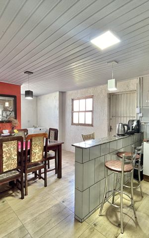 Casa à venda com 170m², 3 quartos e 1 vaga Casa à venda com 170m², 3 quartos e 1 vagaSala