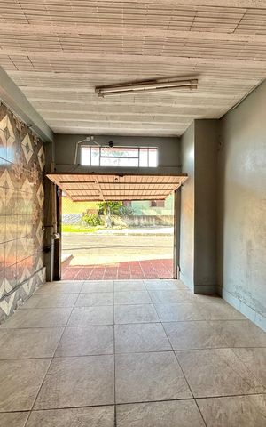 Casa à venda com 170m², 3 quartos e 1 vaga Casa à venda com 170m², 3 quartos e 1 vagaGaragem