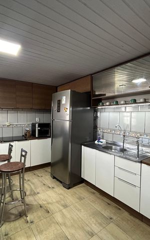 Casa à venda com 170m², 3 quartos e 1 vaga Casa à venda com 170m², 3 quartos e 1 vagaCozinha