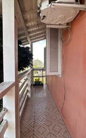 Casa à venda com 170m², 3 quartos e 1 vaga Casa à venda com 170m², 3 quartos e 1 vagaSacada