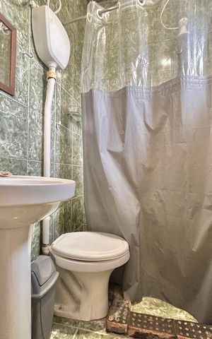 Casa à venda com 170m², 3 quartos e 1 vaga Casa à venda com 170m², 3 quartos e 1 vagaBanheiro Suíte