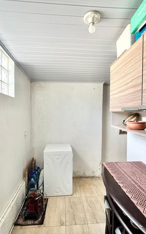 Casa à venda com 170m², 3 quartos e 1 vaga Casa à venda com 170m², 3 quartos e 1 vagaÁrea de Serviço