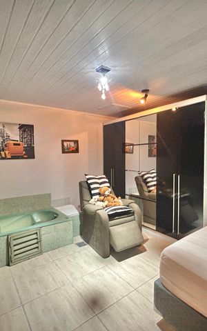 Casa à venda com 170m², 3 quartos e 1 vaga Casa à venda com 170m², 3 quartos e 1 vagaSuíte