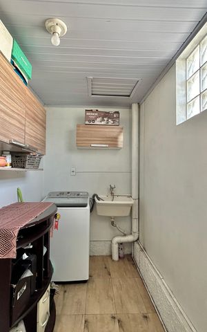 Casa à venda com 170m², 3 quartos e 1 vaga Casa à venda com 170m², 3 quartos e 1 vagaÁrea de Serviço
