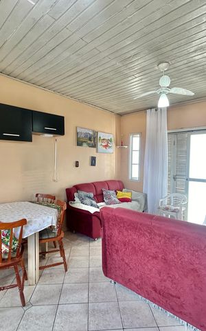Casa à venda com 170m², 3 quartos e 1 vaga Casa à venda com 170m², 3 quartos e 1 vagaSala