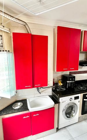 Apartamento à venda com 49m², 2 quartos e 1 vaga Apartamento à venda com 49m², 2 quartos e 1 vagaCozinha e Área de Serviço