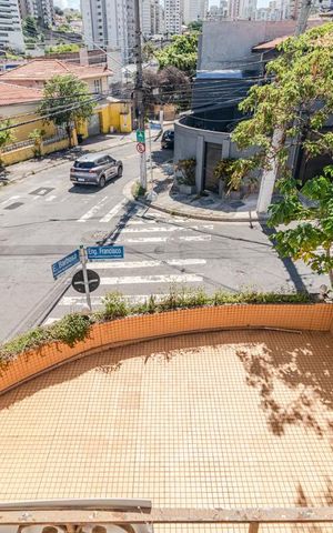 Casa à venda com 220m², 3 quartos e 2 vagasVista