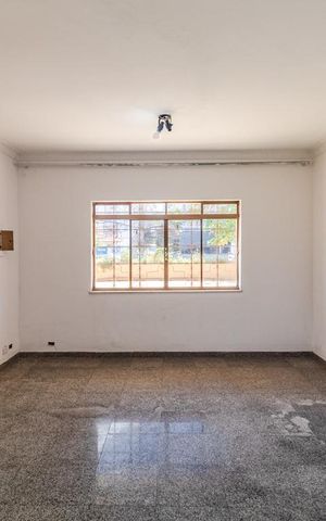Casa à venda com 220m², 3 quartos e 2 vagasSala