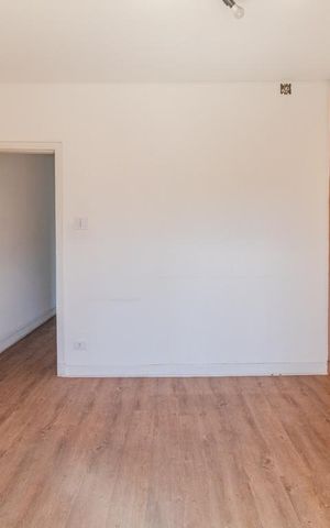 Casa à venda com 220m², 3 quartos e 2 vagasSuíte 1