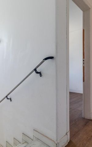 Casa à venda com 220m², 3 quartos e 2 vagasCorredor