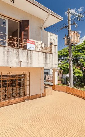 Casa à venda com 220m², 3 quartos e 2 vagasQuintal
