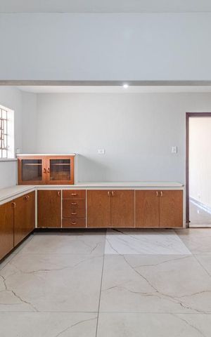 Casa à venda com 220m², 3 quartos e 2 vagasCozinha