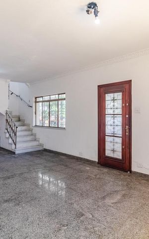 Casa à venda com 220m², 3 quartos e 2 vagasSala