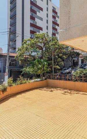 Casa à venda com 220m², 3 quartos e 2 vagasQuintal