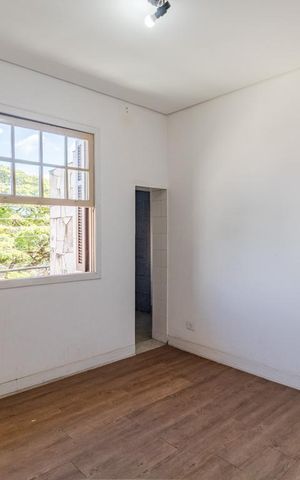 Casa à venda com 220m², 3 quartos e 2 vagasSuíte 2