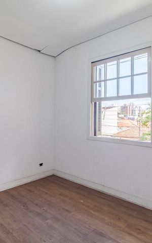 Casa à venda com 220m², 3 quartos e 2 vagasSuíte 2