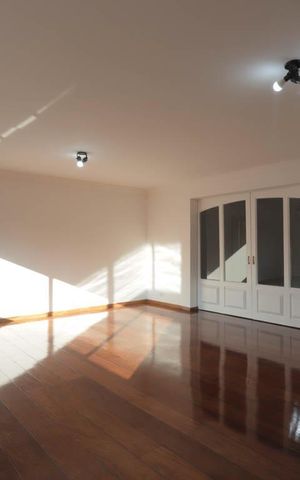 Apartamento para alugar com 240m², 3 quartos e 2 vagas