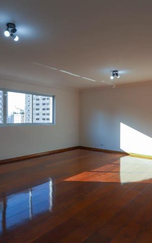 Apartamento para alugar com 240m², 3 quartos e 2 vagas