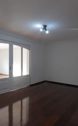 Apartamento para alugar com 240m², 3 quartos e 2 vagas