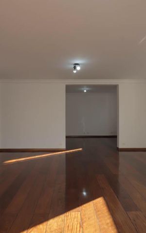 Apartamento para alugar com 240m², 3 quartos e 2 vagas