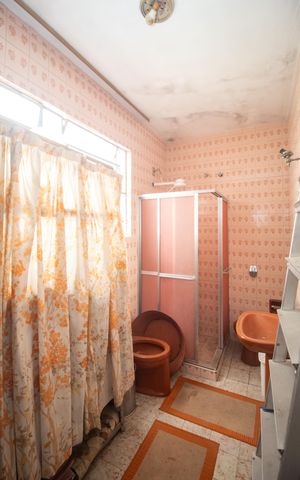 Casa para alugar com 327m², 3 quartos e 4 vagas Casa para alugar com 327m², 3 quartos e 4 vagasBanheiro Social 2