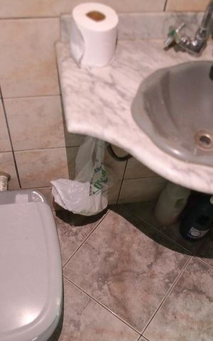 Casa à venda com 110m², 2 quartos e 1 vagaBanheiro 