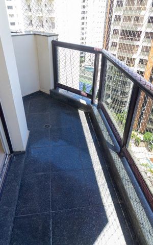 Apartamento para alugar com 165m², 3 quartos e 3 vagas Apartamento para alugar com 165m², 3 quartos e 3 vagasVaranda
