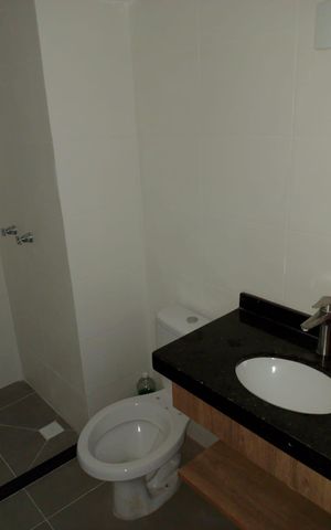 Studio para alugar com 35m², 1 quarto e 1 vaga Studio para alugar com 35m², 1 quarto e 1 vagaBanheiro